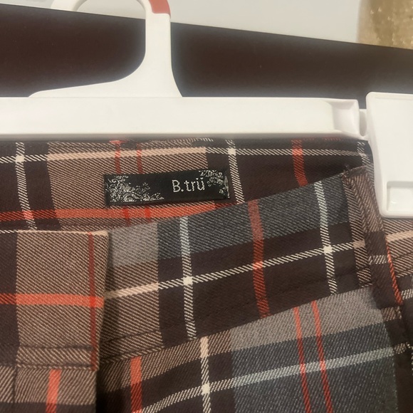 B.Tru multiple - stripe capri pants - Picture 2 of 4